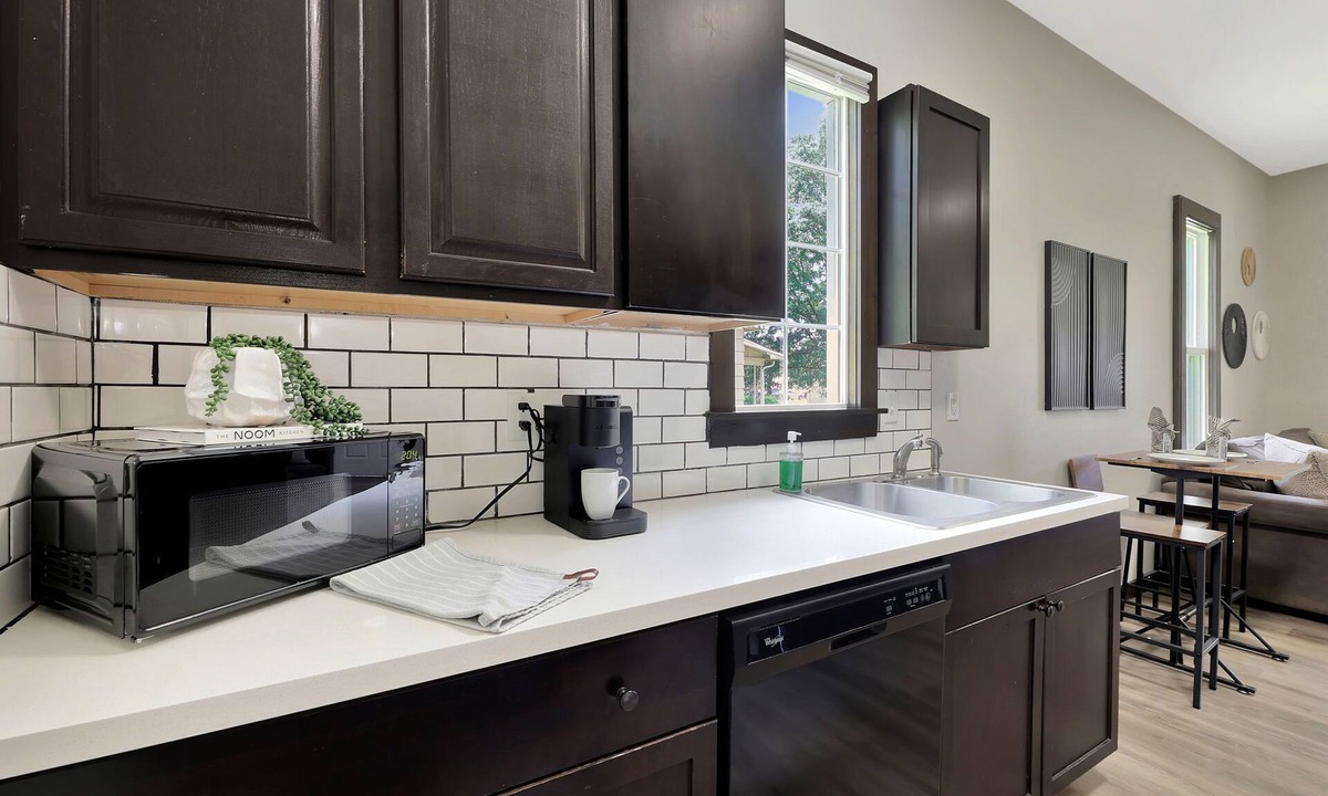 Wichita Cottage | Pet Friendly Funky Bunky