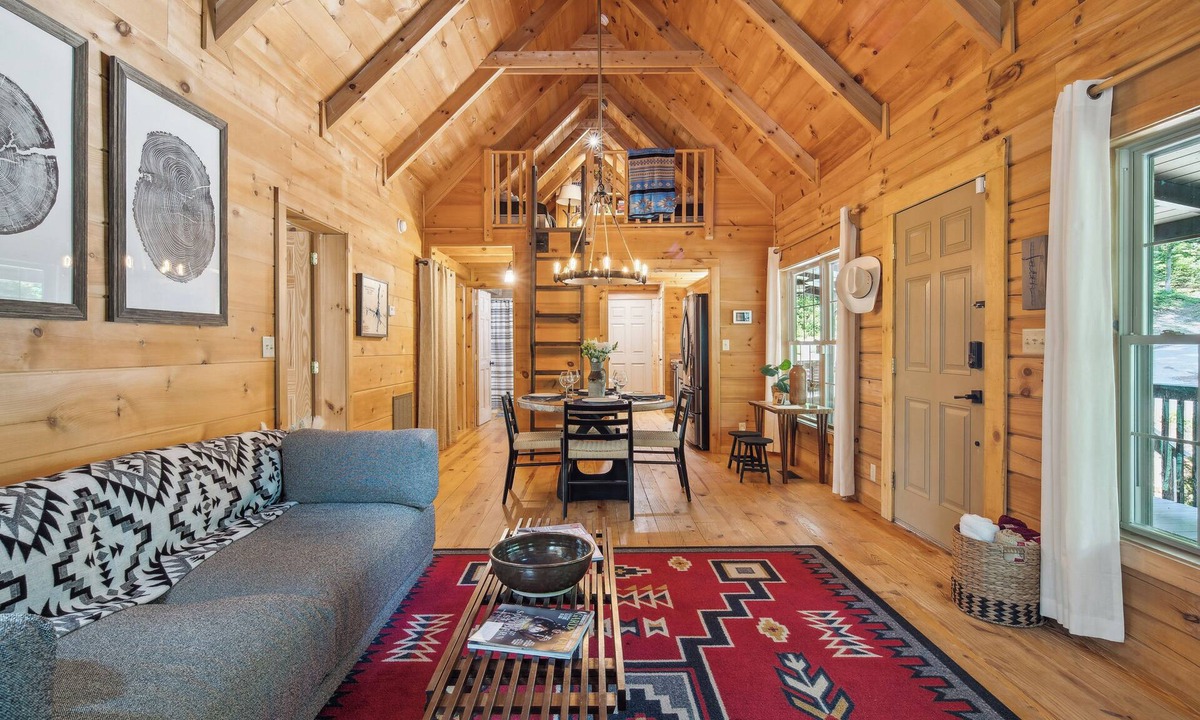 Rutherfordton Cabin | Pet-Friendly Lake Lure Cabin w/Outdoor Oasis!