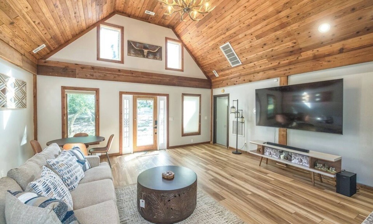 Wilmington Cottage | Pet Friendly Luxury Cottage near Wrightsville Beach w/Sauna, Backyard & EV Plug