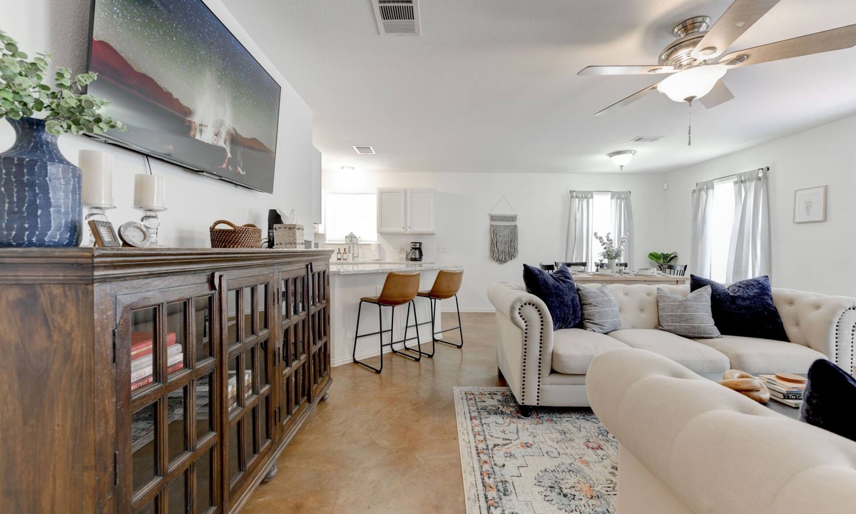 Round Rock House | PET/KID Friendly! Farmhouse Charmer! 20 mins to DT Austin!