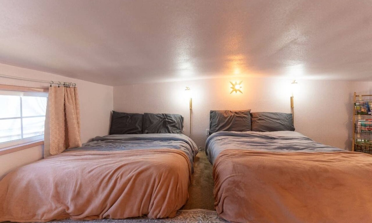 Hudson Bend House | Pink Pony Sleeps 6 10 mins to Lake Travis