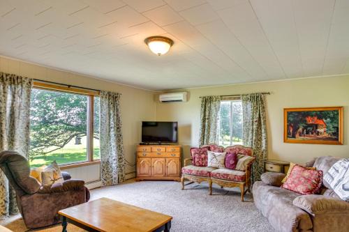 Sanborn House | Pioneer-Era Retreat in Sanborn w/Museum Access