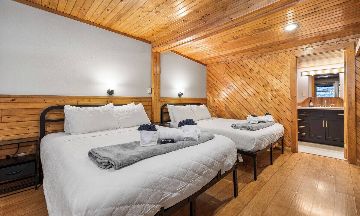 Deadwood Hotel | Ponderosa Pines