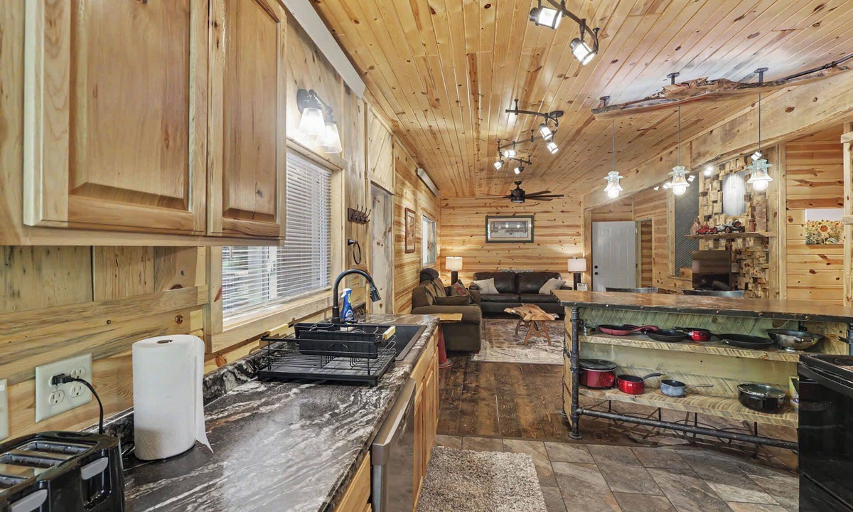Keystone House | Ponderosa Suite at Ten Stone Lodge