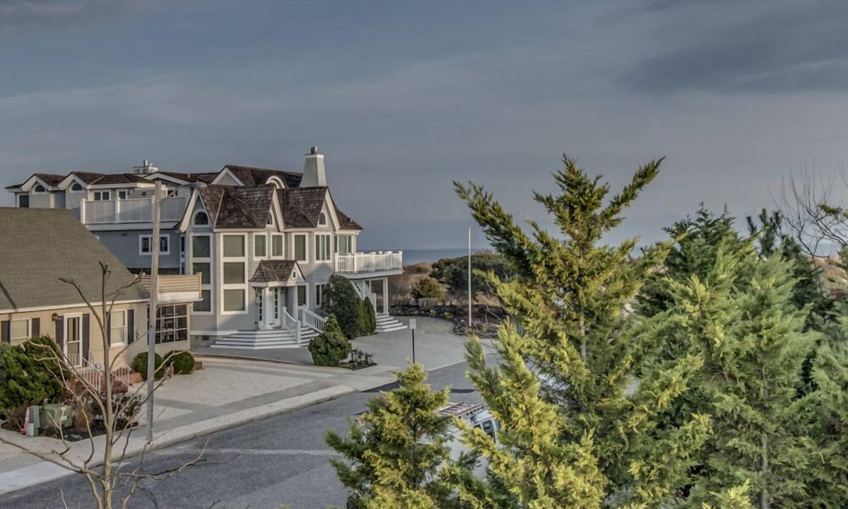 Avalon House | POOL! OCEAN VIEWS! Sliders to a private deck with a view of the ocean. - 5 BED/3 BATH HOME