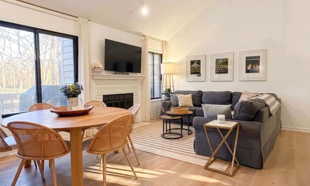 Fontana Condo | Pools & Beach! Briarwood Serenity at Abbey Springs