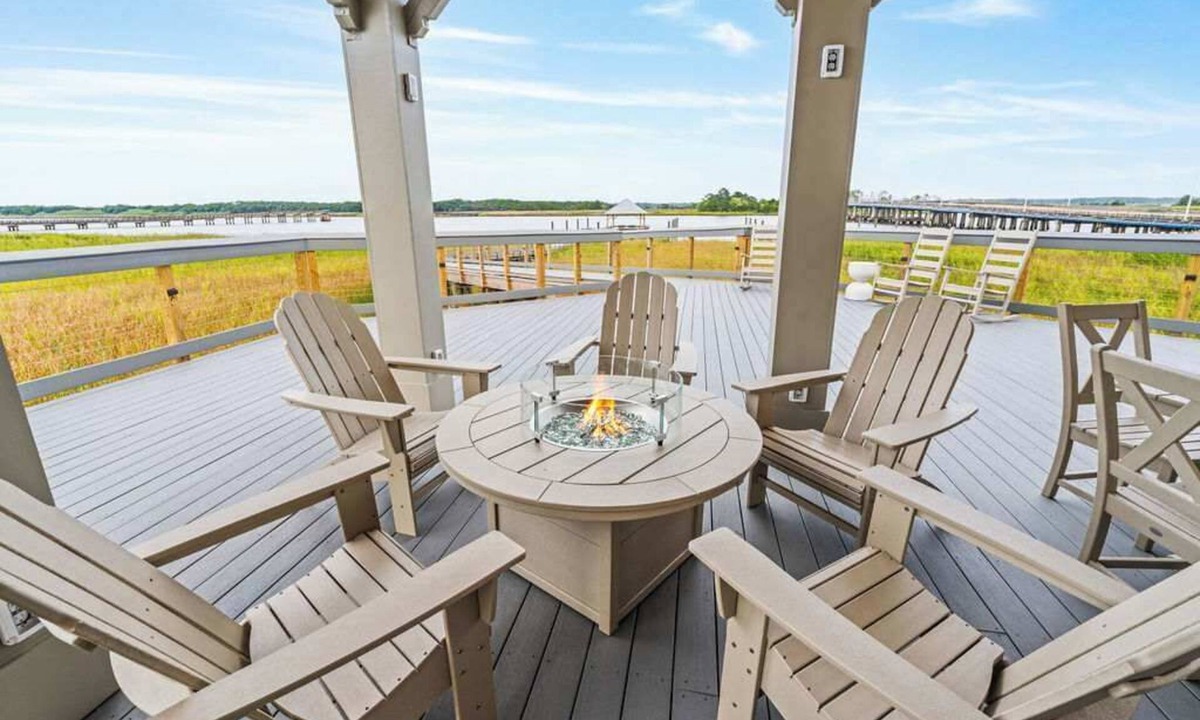 Georgetown House | Poolside Villas @ Winyah Bay Club!