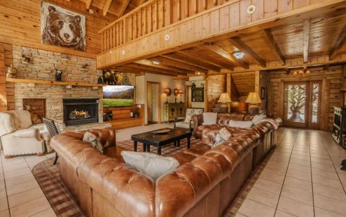 Gatlinburg Villa | Pop A Bear