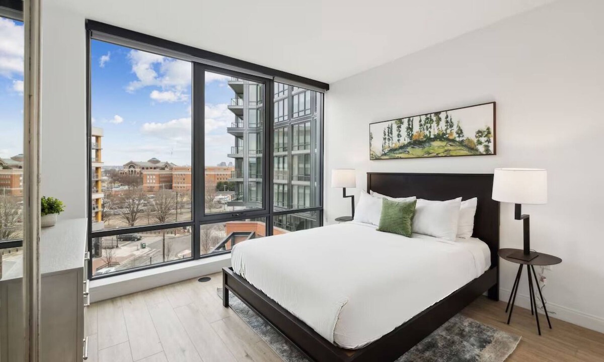Buzzard Point Hotel | Prime City Escape | Spacious Haven w/Kitchen, Pet & Family Friendly