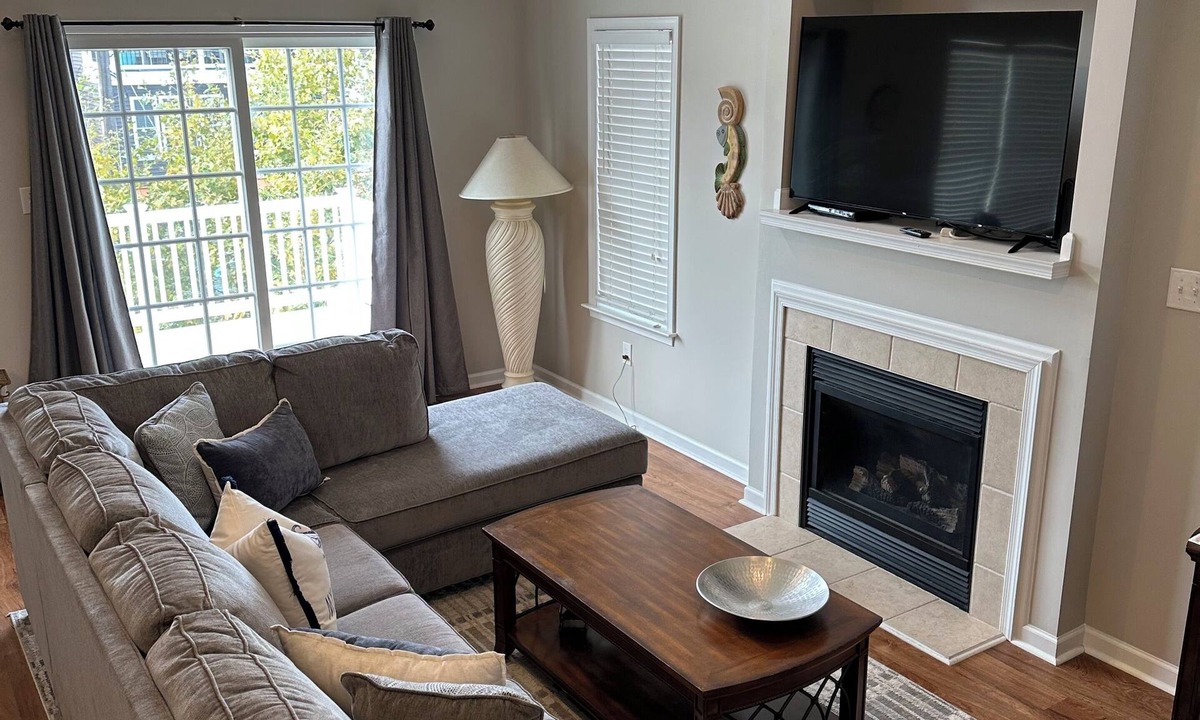 North End Condo | Prime Location Ocean Side of Asbury - Beautiful 3BR/2B Top floor Condo.