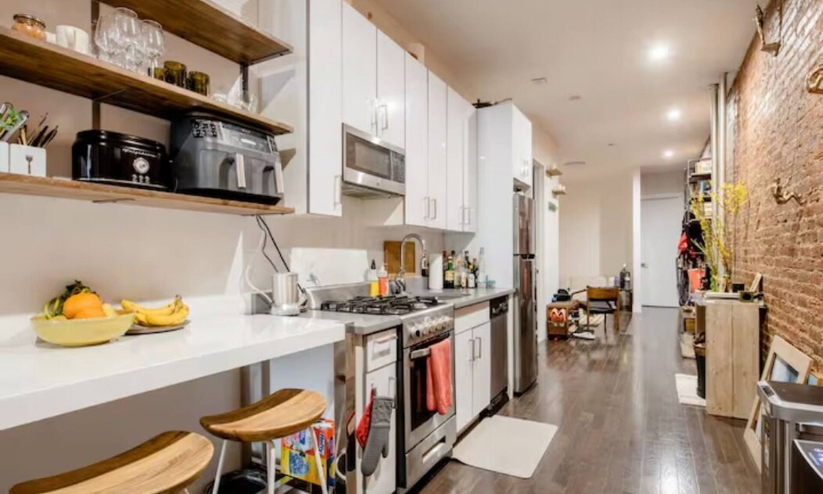 Williamsburg House | Prime & Perfectly located, Modern Privated BedroomnShared Space with Hosts.