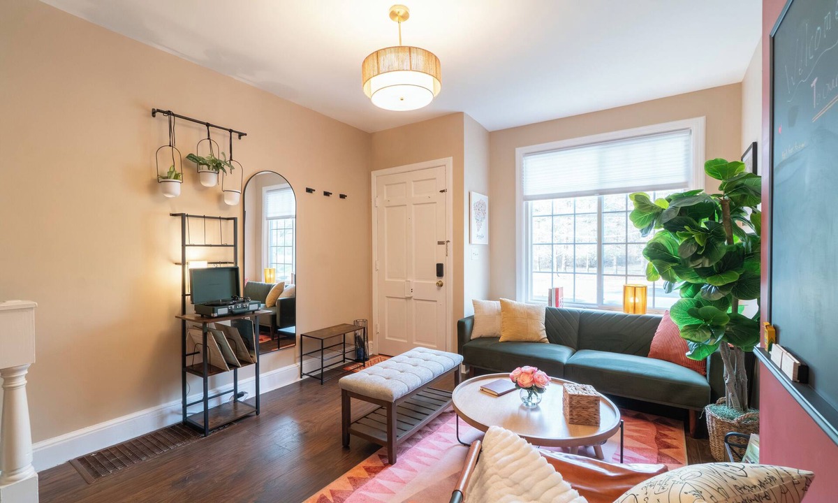 Princeton House | Princeton Einstein Boutique Stay — Walk to Everywhere!