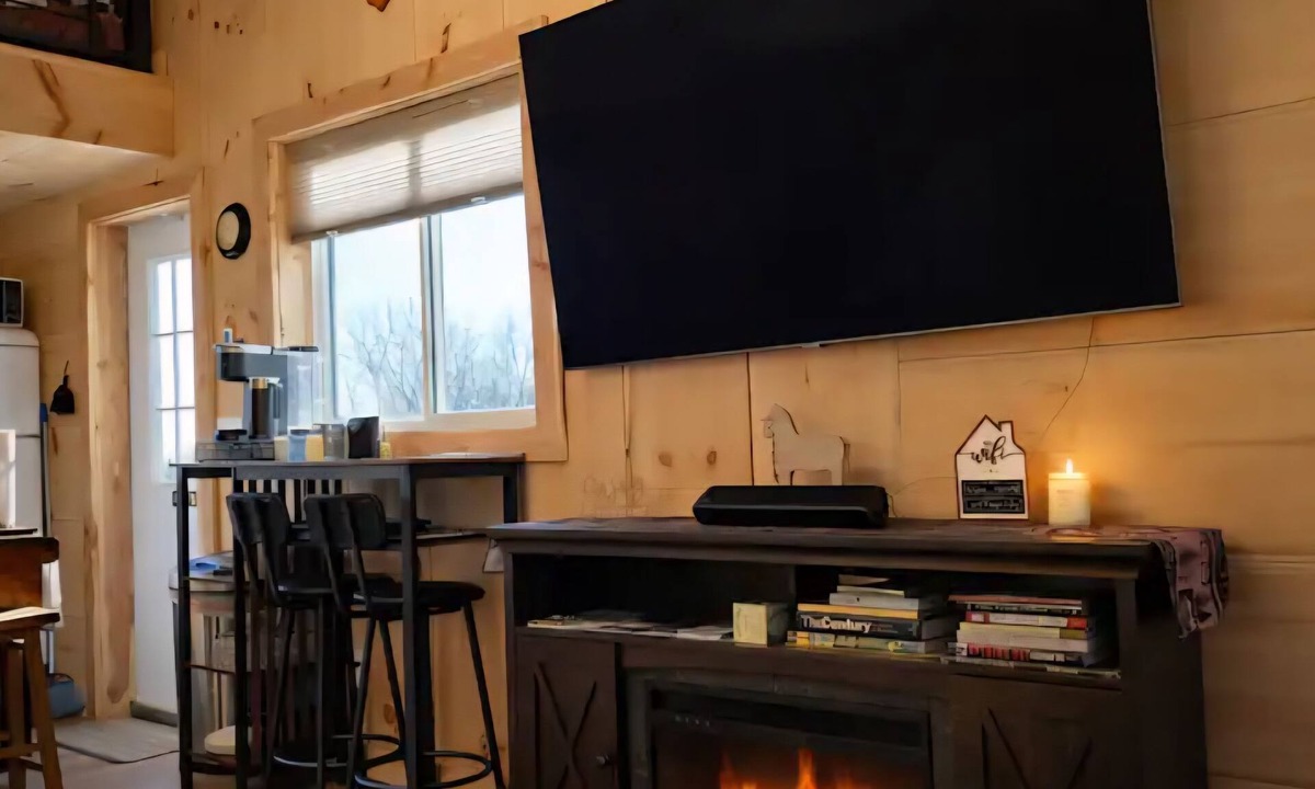 Littleport Cabin | Private 110-acre retreat. Cabin, ponds, trails and views. Pet friendly.