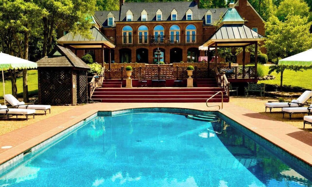 Culpeper Villa | Private 16-Acre Lakefront Manor | Pool | Sleeps 14