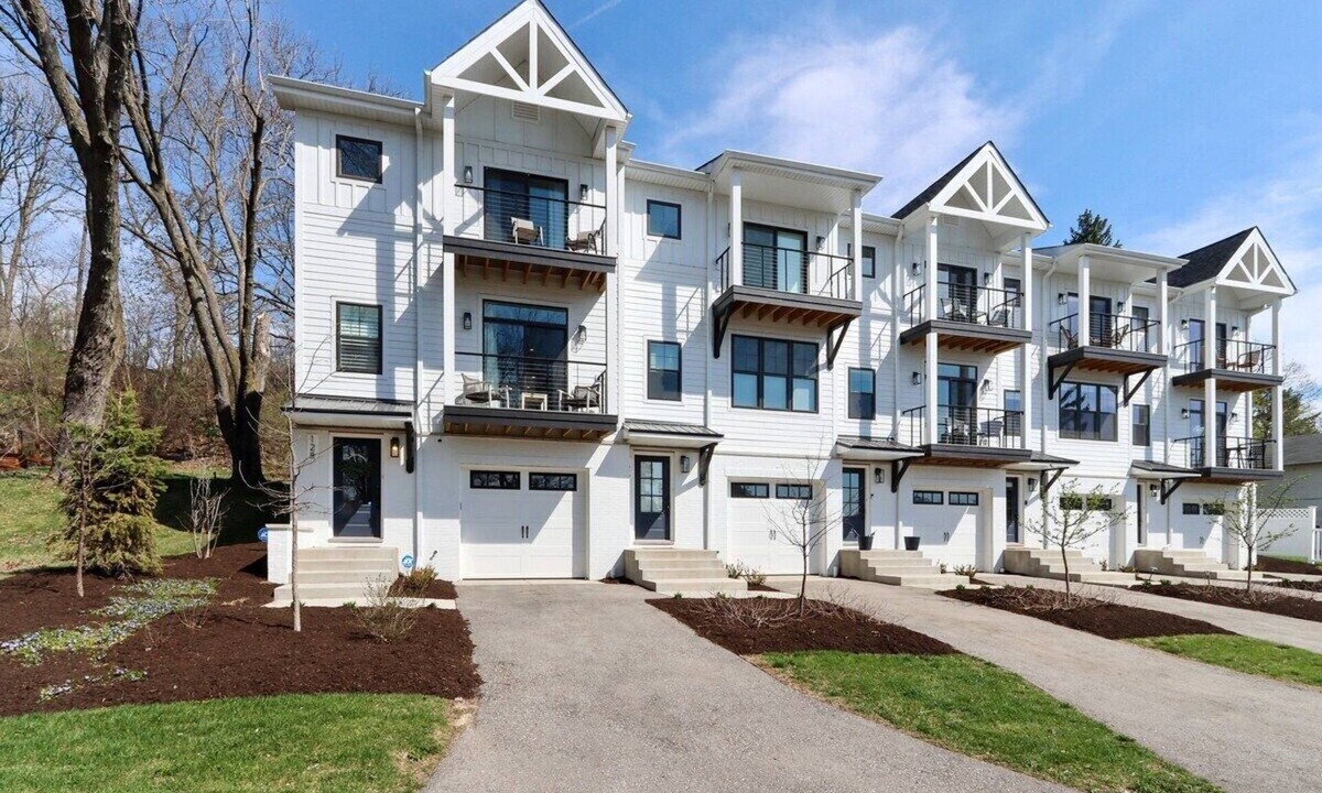 Fontana-on-Geneva Lake House | Private Balconies, Walk to Beach/Lake, Sleeps 10