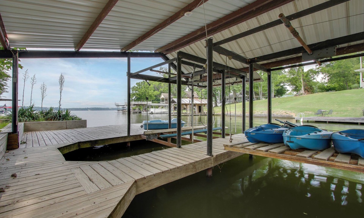 Killen House | Private Dock! Fishing Paradise on Lake Wilson
