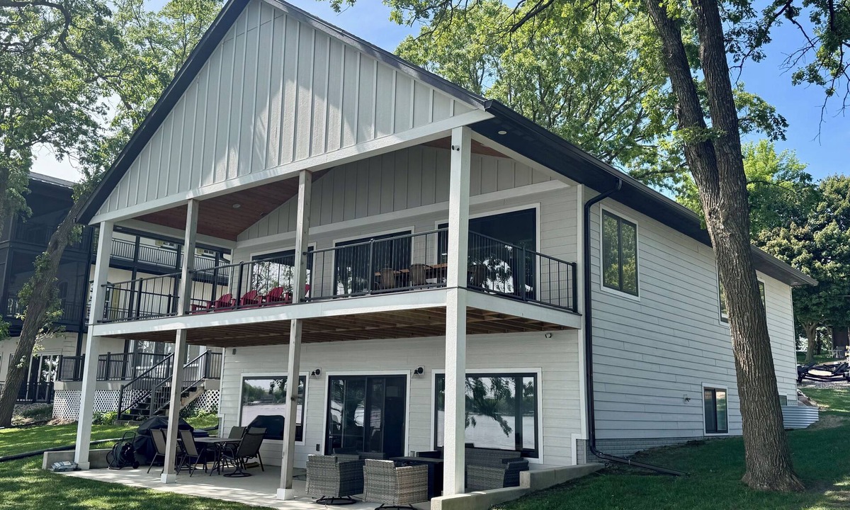 Spirit Lake House | Private Home and Dock ON THE LAKE! New Construction ‘21! 4 bed-3 bath!