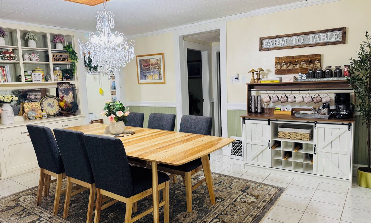 Cottage Grove House | Private Home w/King Bed in tranquil Cottage Grove-WiFi, AC, near Twin Cities