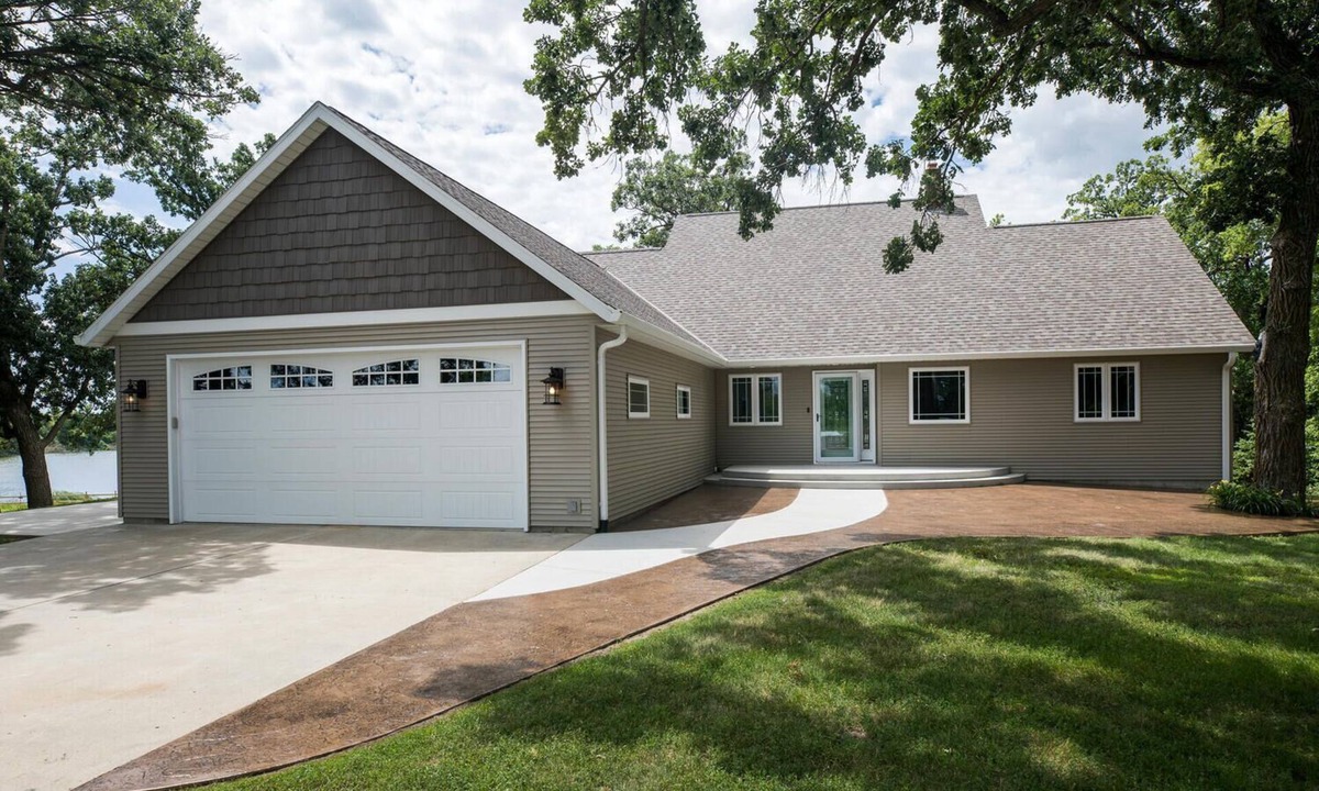 Green Lake House | Private Lakefront home surround by nature. Great for Family Gatherings!