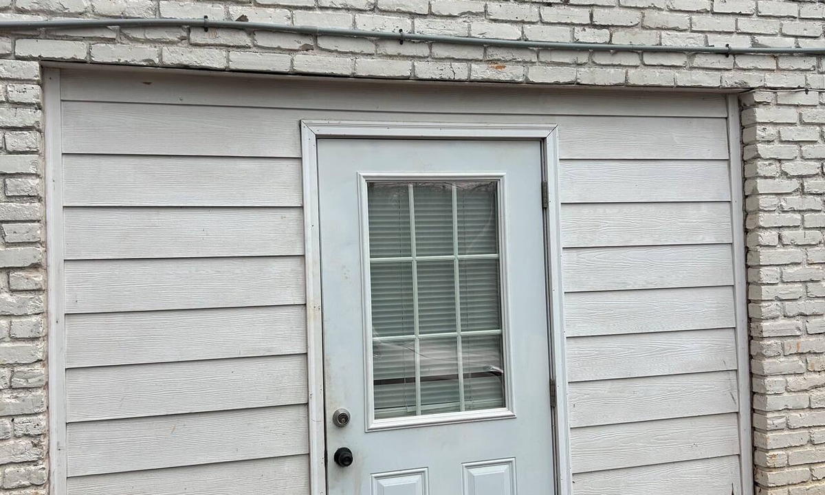 Mableton Apartment | Private office space plus studio vibe bedroom/living room. Full kitchen W&Dryer