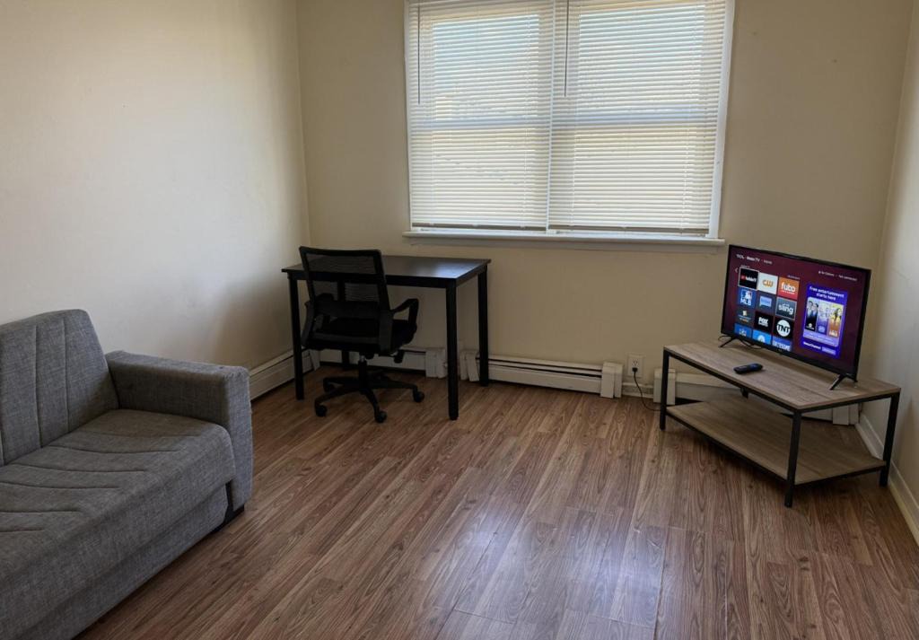 Perth Amboy Apartment | Private one-bedroom and one-bathroom apartment, private street entrance in convenient area