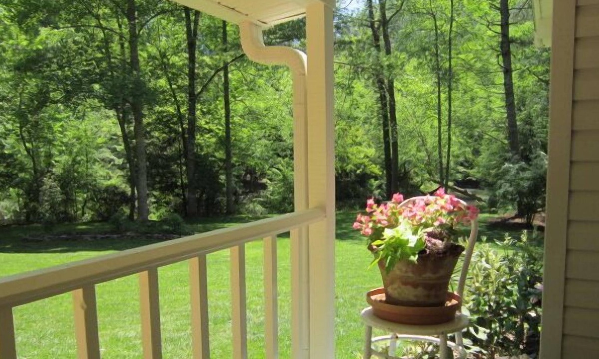 Dahlonega Cottage | Private, Peaceful Cottage on the Chestatee River and Dahlonega Plateau