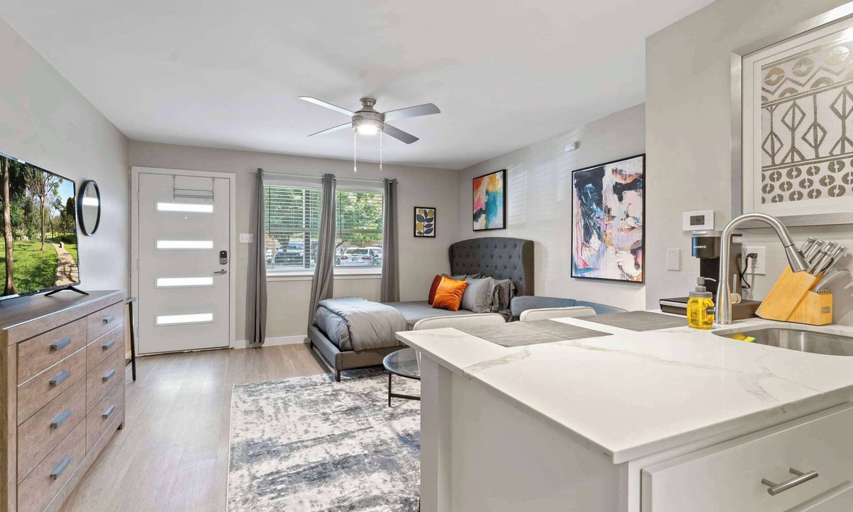 Allandale Apartment | Quaint studio close to Downtown and Domain