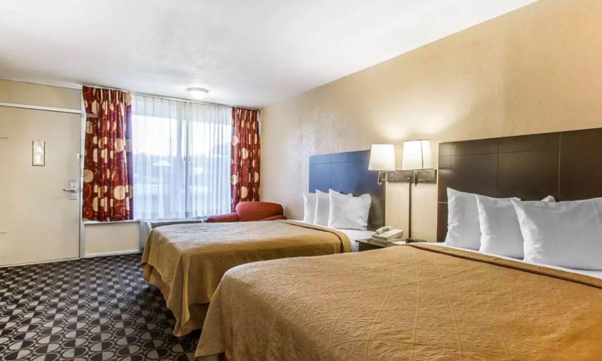 Ada Hotel | Quality Inn Ada near University
