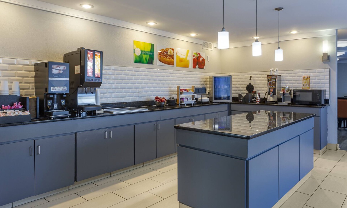 Westover Hotel | Quality Inn Fayetteville near Fort Bragg