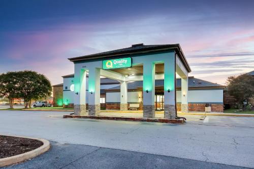Salisbury Hotel | Quality Inn Salisbury North