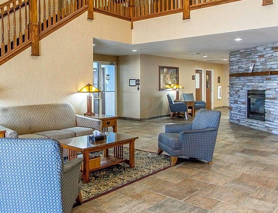 Fort Madison Hotel | Quality Inn & Suites Fort Madison near Hwy 61