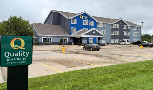 Bethany Hotel | Quality Inn & Suites Bethany