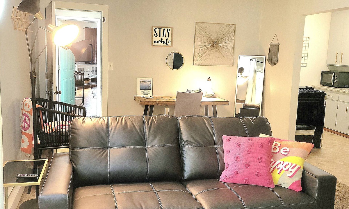 West Okoboji Apartment | Quick 5-min drive to West Lake from Milford