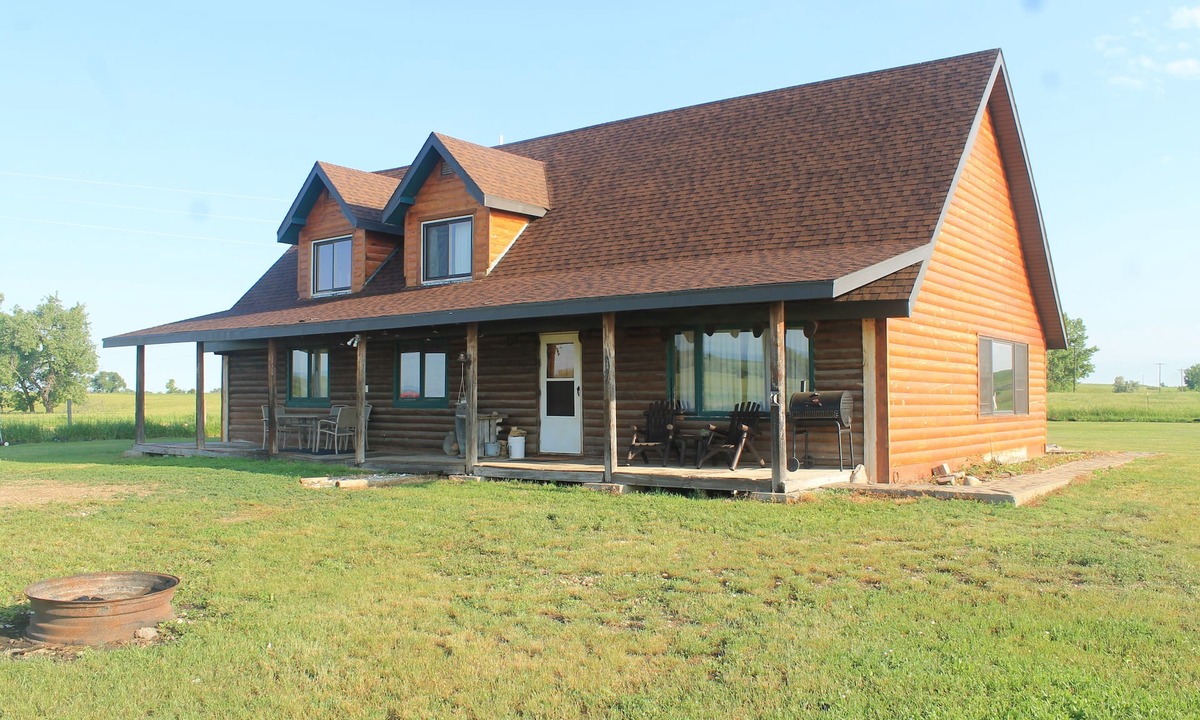Newell House | Quiet Log House on Horse Creek Farm