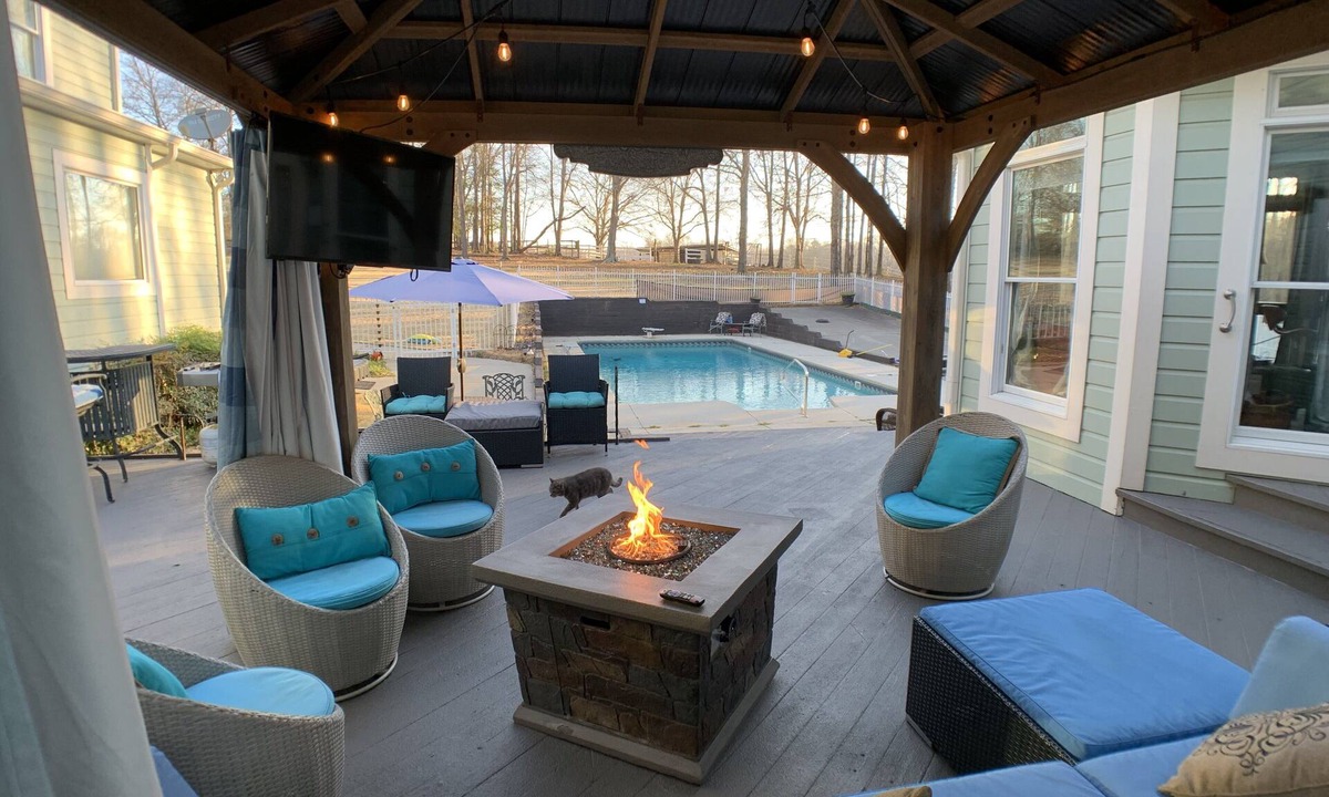 Taylors House | Quiet, scenic farm with private Pool! Minutes from Greer and Greenville, SC.