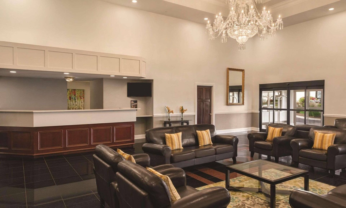 Rockford Hotel | Radisson Hotel and Conference Center Rockford