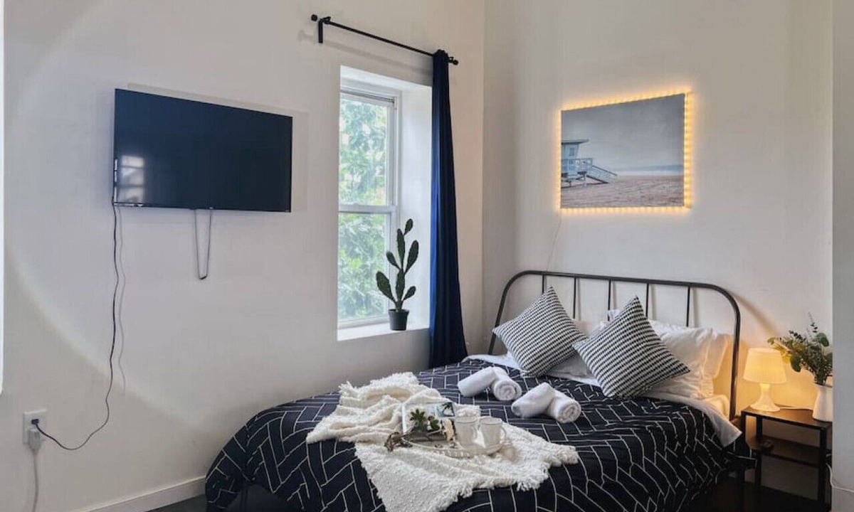 Graduate Hospital Apartment | Ramblei near Rittenhouse Square | Studio - 3F