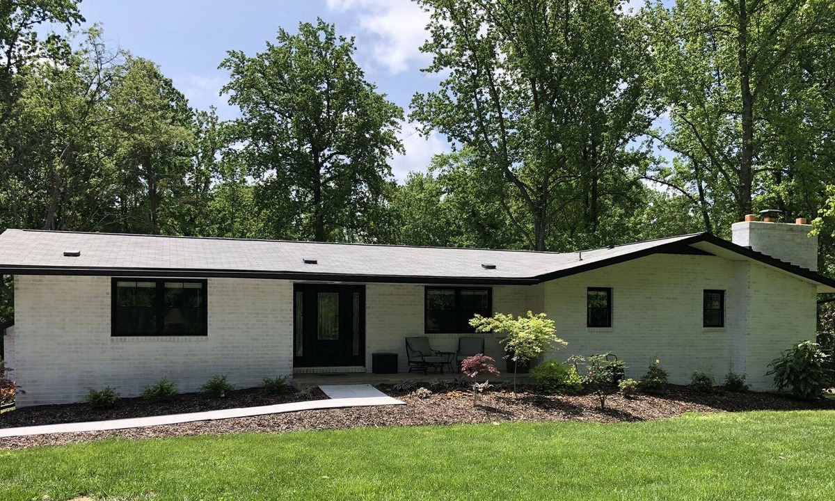 Dayton House | Recently remodeled home located conveniently between Baltimore and Washington