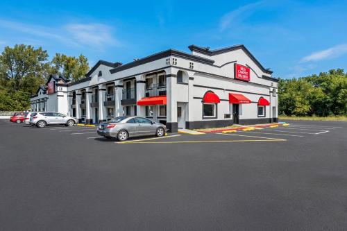 Bellmawr Hotel | Red Carpet Inn and Suites