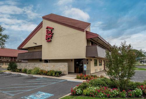 Mount Laurel Hotel | Red Roof Inn Mt Laurel