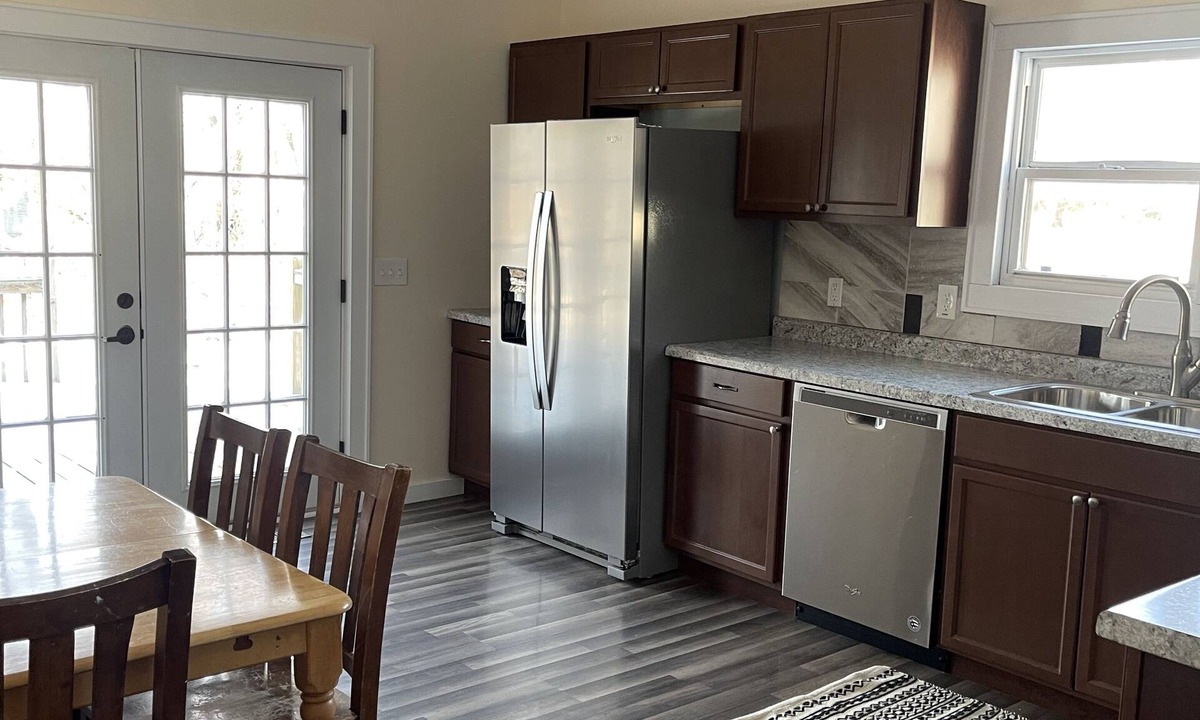 Bettendorf Cottage | Relax at Cozy Oaks Cottage
