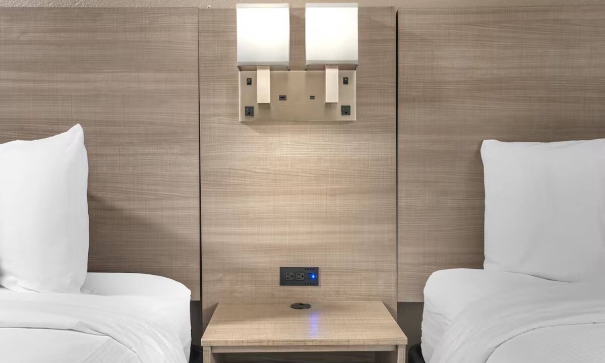 Conestee Hotel | Relaxed at Modern Stay Near Children's Museum + Bon Secours Arena