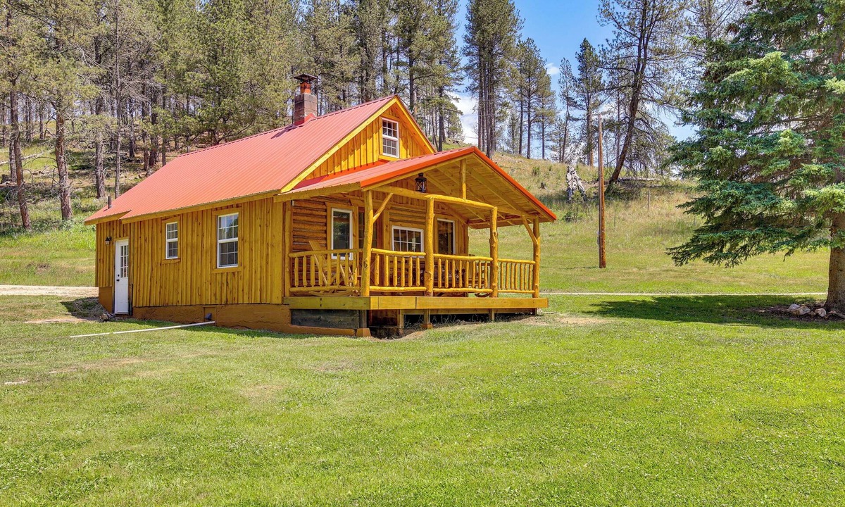 Custer Cabin | Remote Custer Cabin w/Fire Pit & Near State Park!
