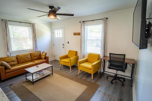 Durham House | Renovated 2 Bed Walltown Home Walk to Duke! B