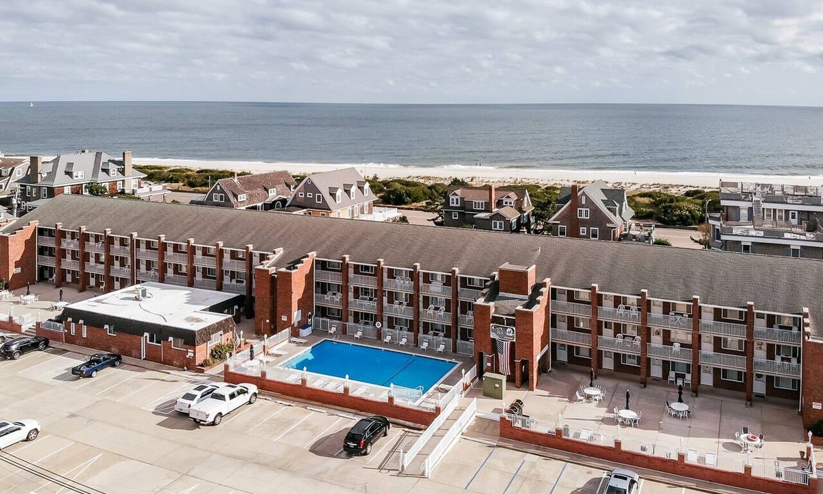 Admiral Estates Condo | Renovated Beach Block Condo now booking 2026!