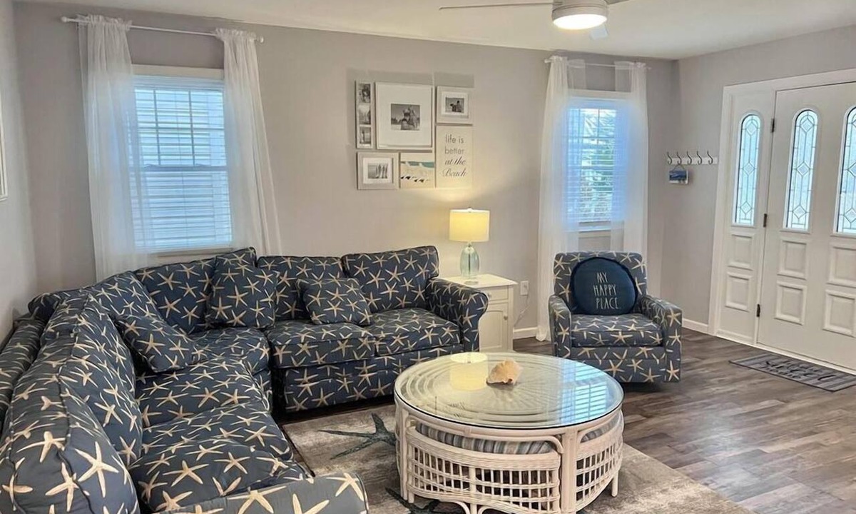South End Condo | Renovated Condo/3BR 2BA First Floor Unit Near South End Beach Access