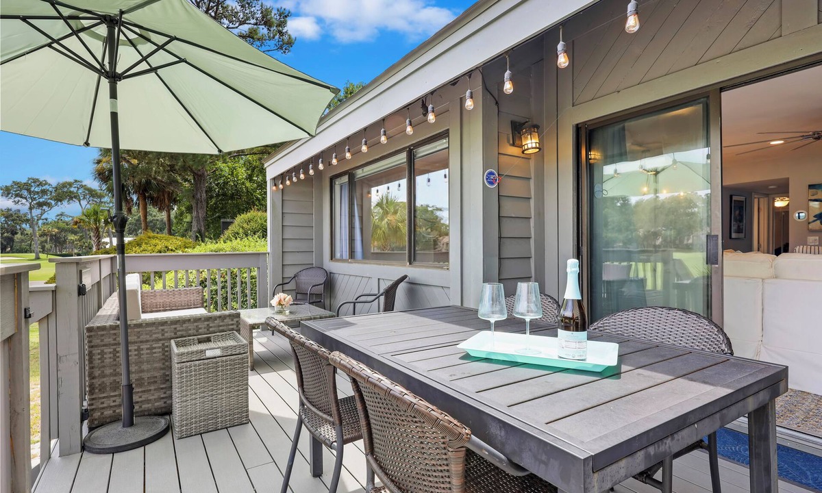 Palmetto Dunes Villa | Renovated villa with fairway views, community pool & sundeck!
