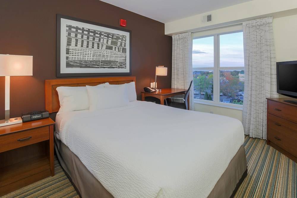 Woodbridge Hotel | Residence Inn Potomac Mills