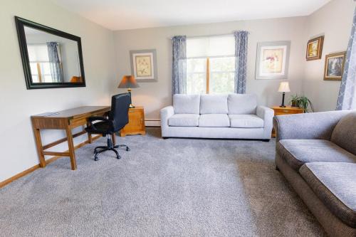 Afton Apartment | Retreat to Bass Creek 2 BR Apartment A Your Escape