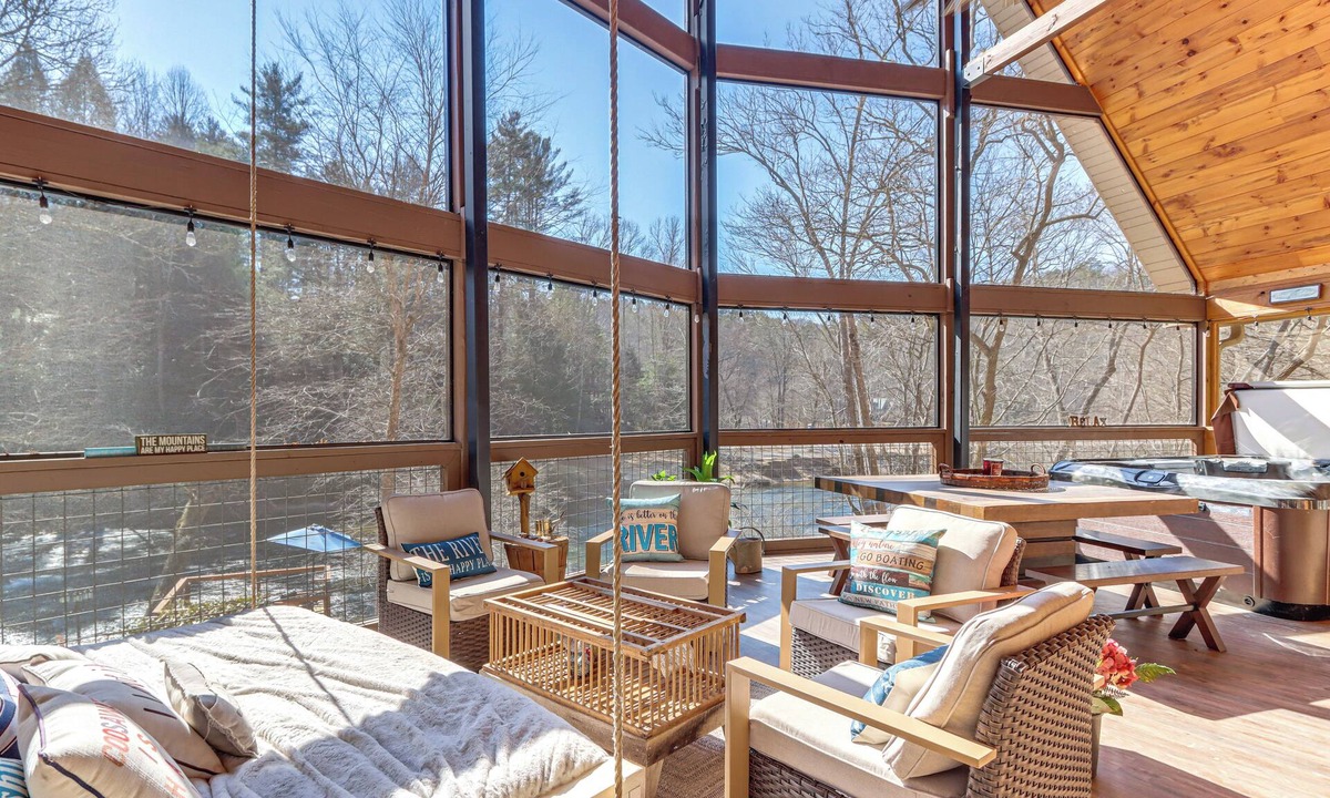 Ellijay Cottage | Riverfront, Hot Tub! Coosawattee River Resort Home